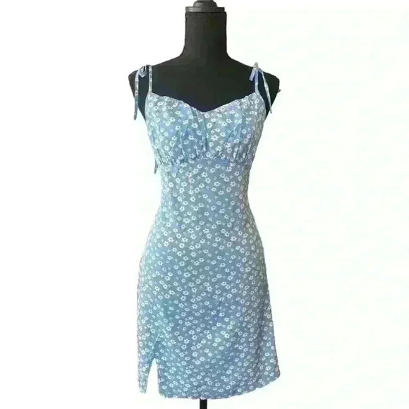 SHEIN Dresses & Skirts - 👗 Tie Spaghetti Strap Lt. Blue/white Daisy 🌼 SunDress